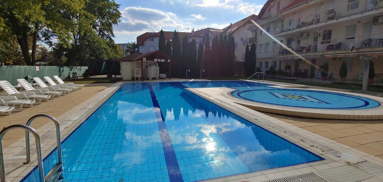 Panorama Lux Wellness Apartman Hajdúszoboszló 外观 照片
